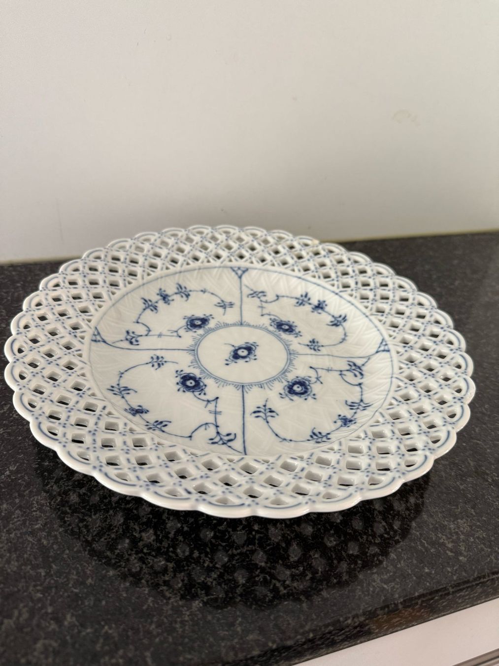 Royal Copenhagen Plateaux: Royal Coppenhagen Spitzenplatte – D'occasion à Schaan par ali_km9b