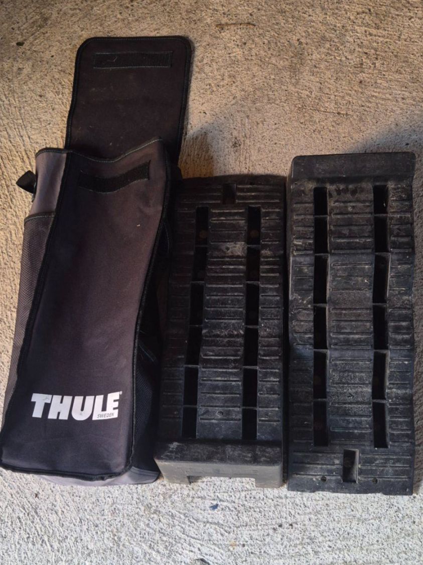 Auffahrrampen & Keile: Thule Levelers Auffahrkeile 2er Set – Gebraucht aus Sundlauenen von Goobeli
