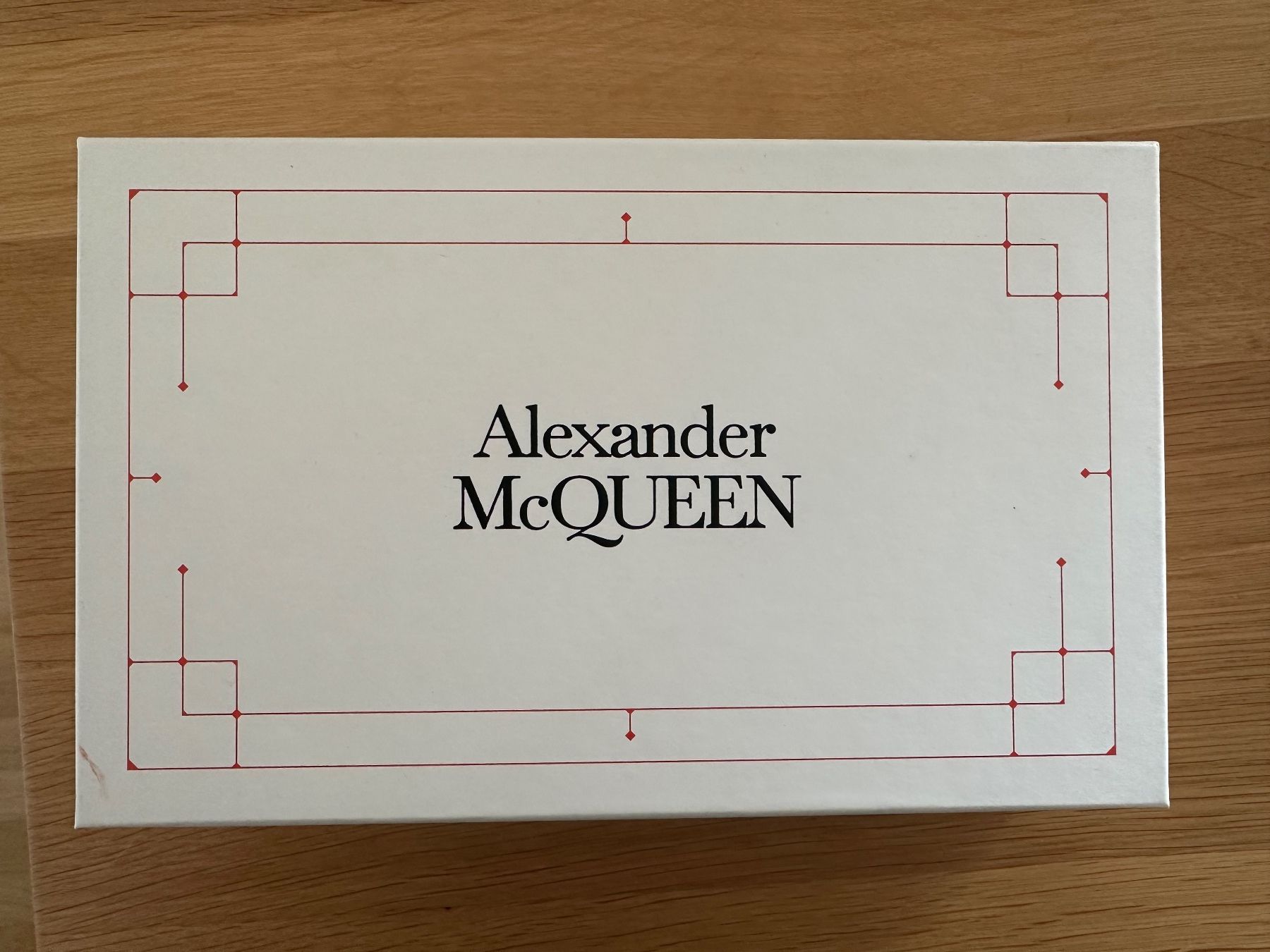 Alexander Mcqueen Borse da donna: Alexander McQueen Micro Shoulder Bag Schwarz Neu – Nuovo (secondo la descrizione) da Basel venduto da Rouge. 1