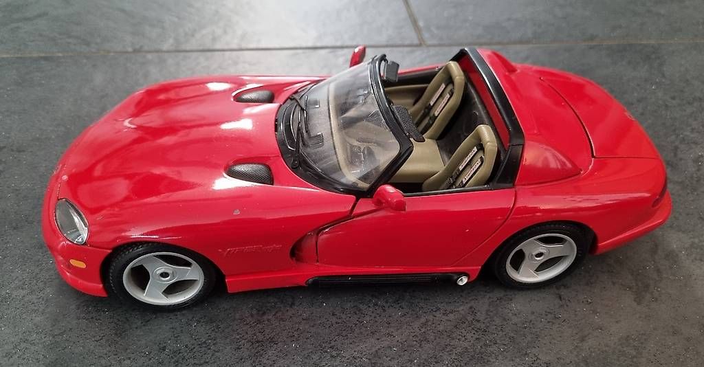 Modellini d'auto: Dodge Viper RT/10 1:18 Burago – Usato da Münchenbuchsee venduto da Sape1