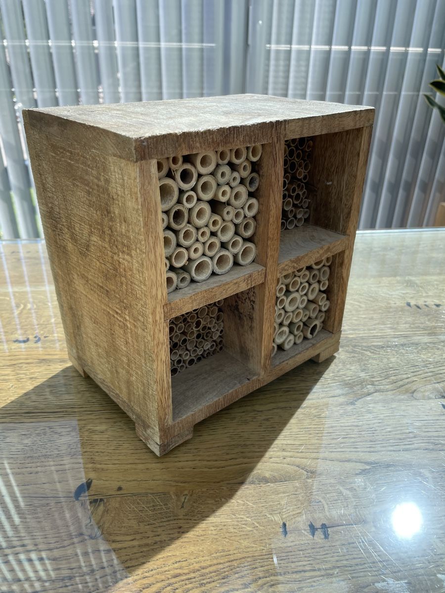 Bienenhäuser: Geräumiges Wilbienenhaus, robust – Neu (gemäss Beschreibung) aus Knonau von Kaktus122
