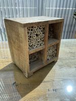 Geräumiges Wilbienenhaus, robust