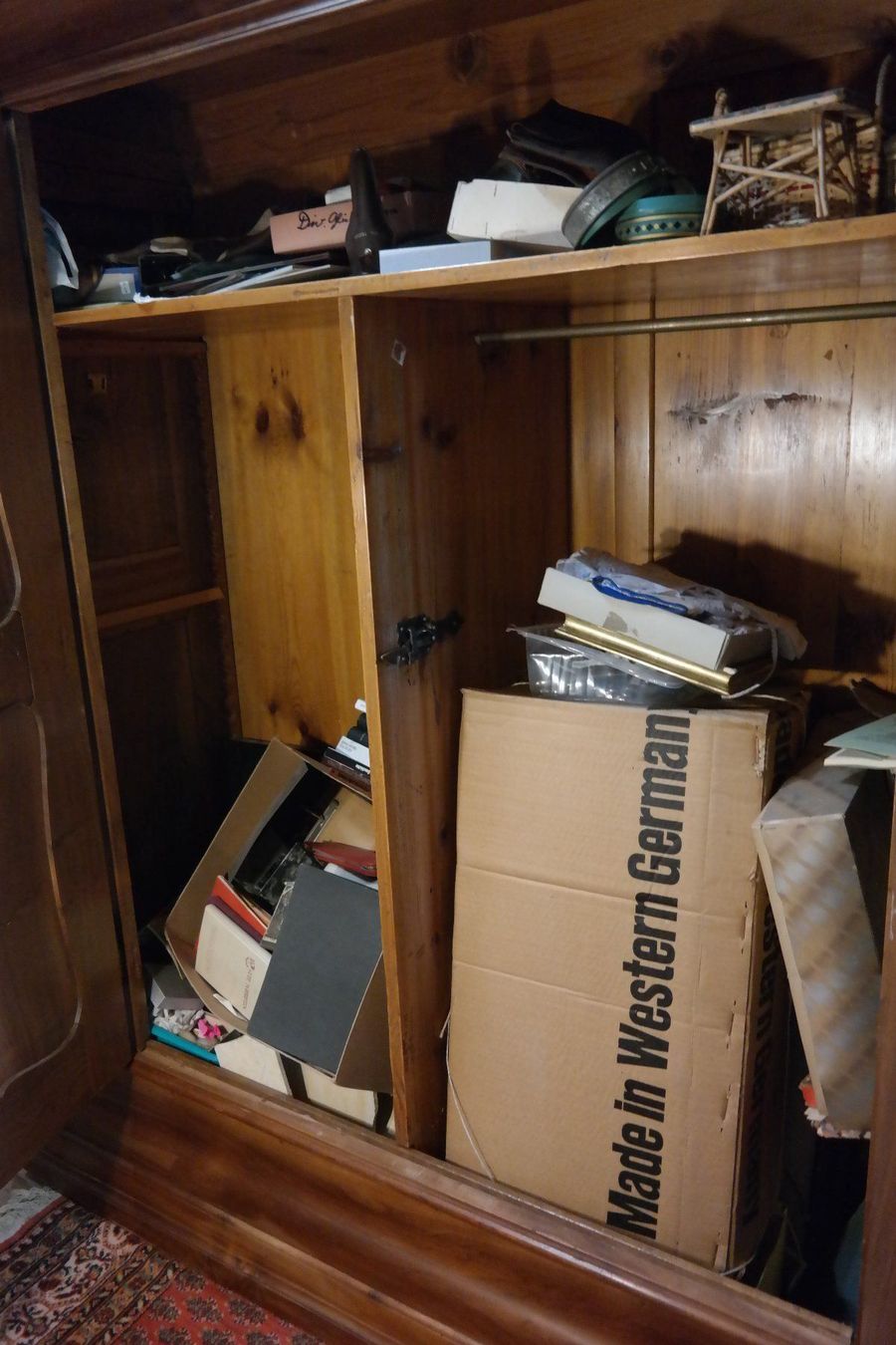 Armadi: schöner stattlicher Barock Schrank – Usato da Opfertshofen SH venduto da museumswert 7