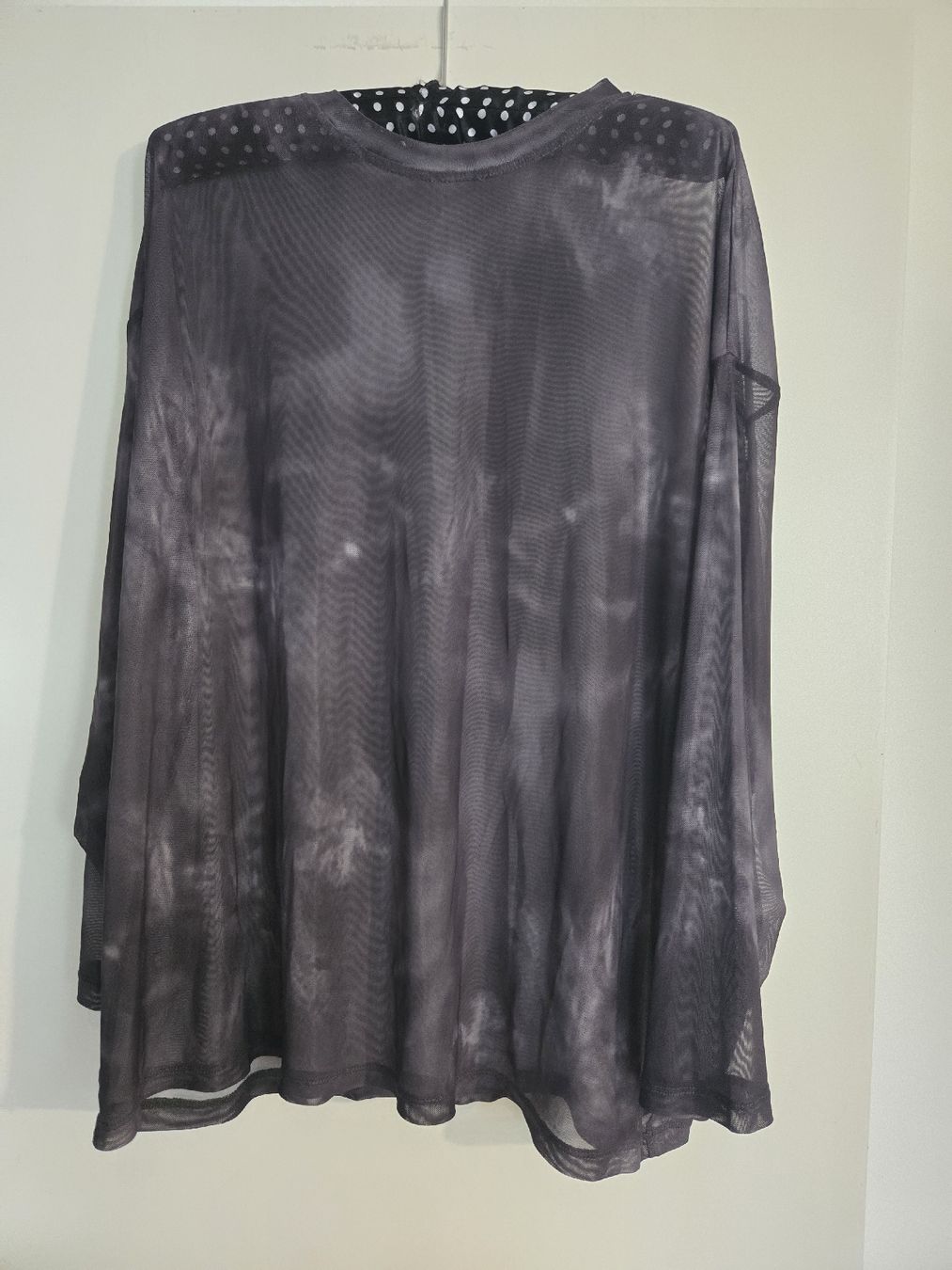 Top: Mesh-Shirt in grauem Batik, XL – Nuovo (secondo la descrizione) da Dübendorf venduto da Timulka