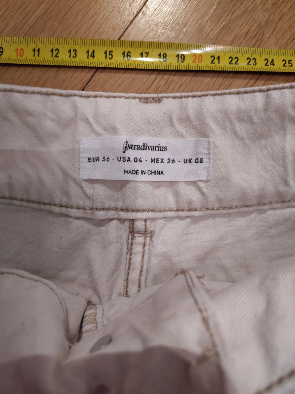 Stradivarius Pantaloni: Hose – Usato da Bern venduto da Linii 3