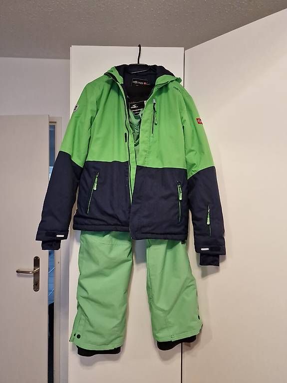 Completi: Ski-Anzug Gr. 176 – Usato da St. Gallen venduto da ste_fq9h 1