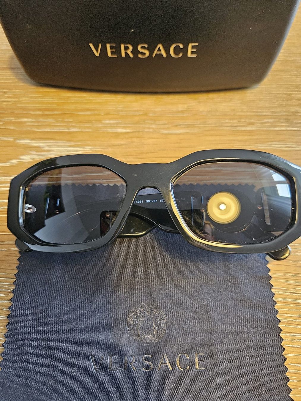 Versace Occhiali & Lenti: Lunettes Versace – Nuovo e nell'imballaggio originale da Neuchâtel venduto da Mayouned
