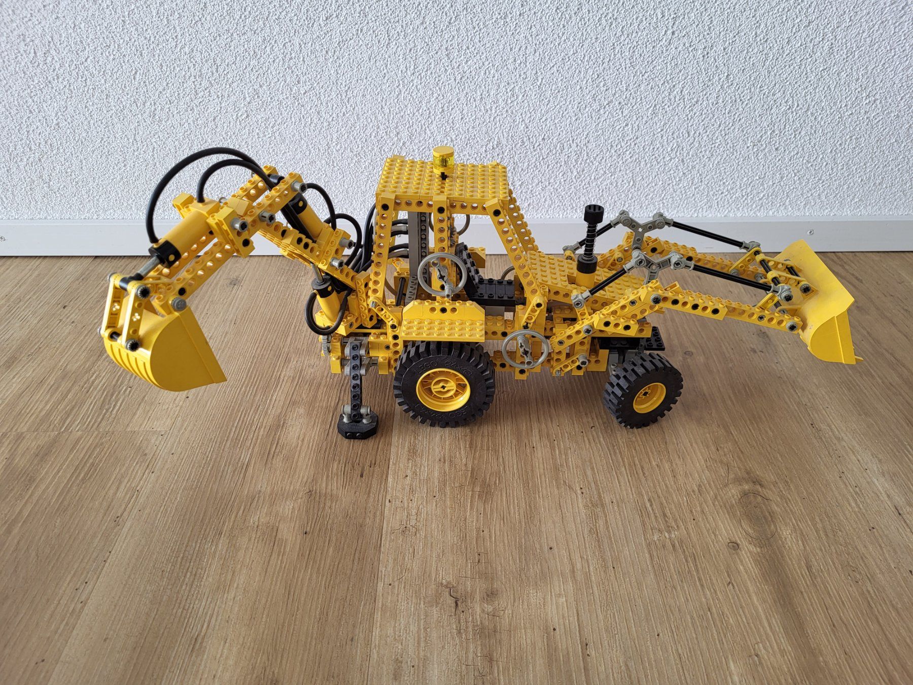 Technics Kit di costruzioni: LEGO Technic 8862 Schaufelbagger von 1989 – Usato da Niederhelfenschwil venduto da Bruce019 2
