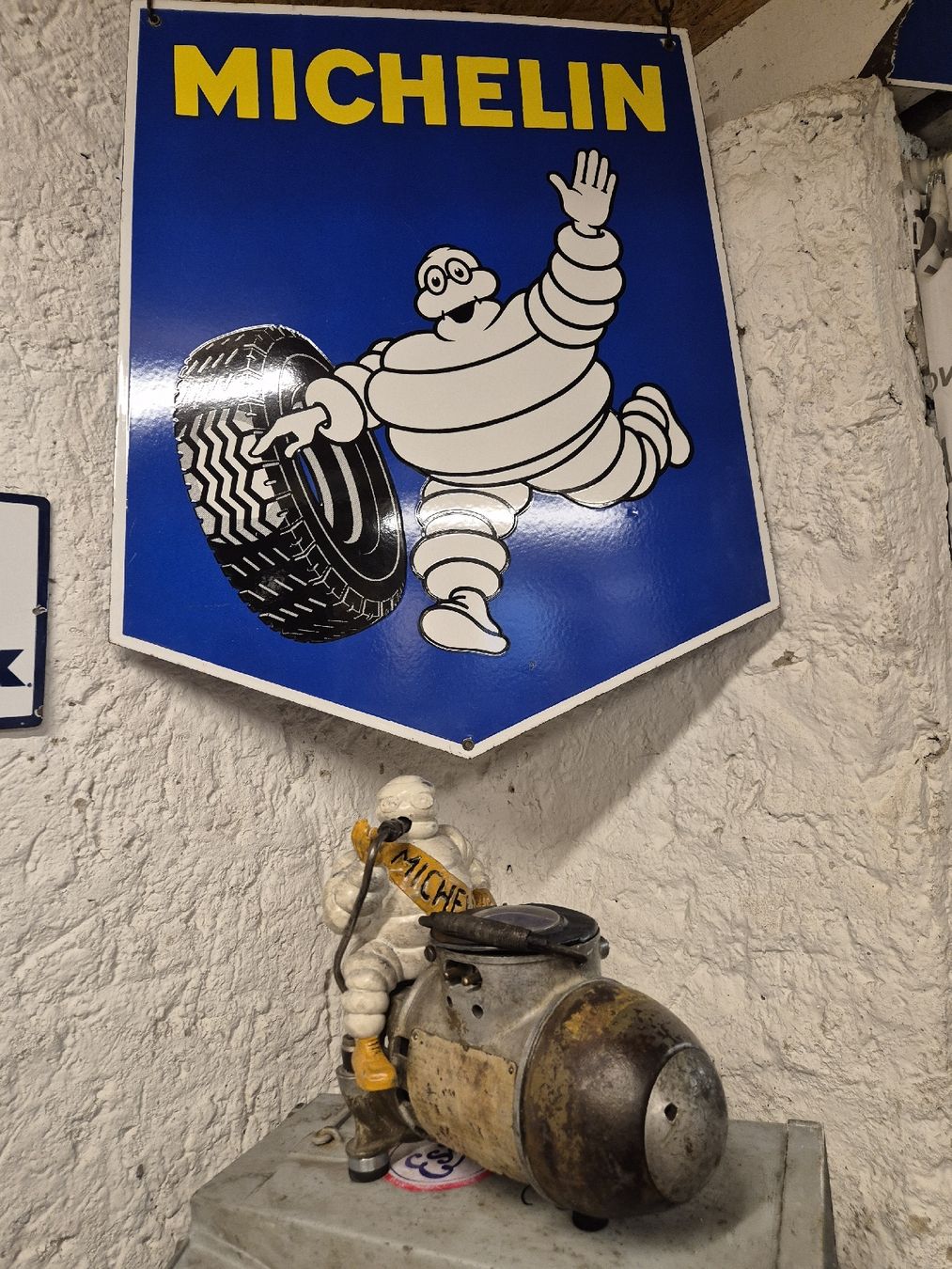 Michelin Compresseurs: Michelin Kompressor zu Tanksäule Öldose Oldtimer – Défectueux à Neuenkirch par etaner62
