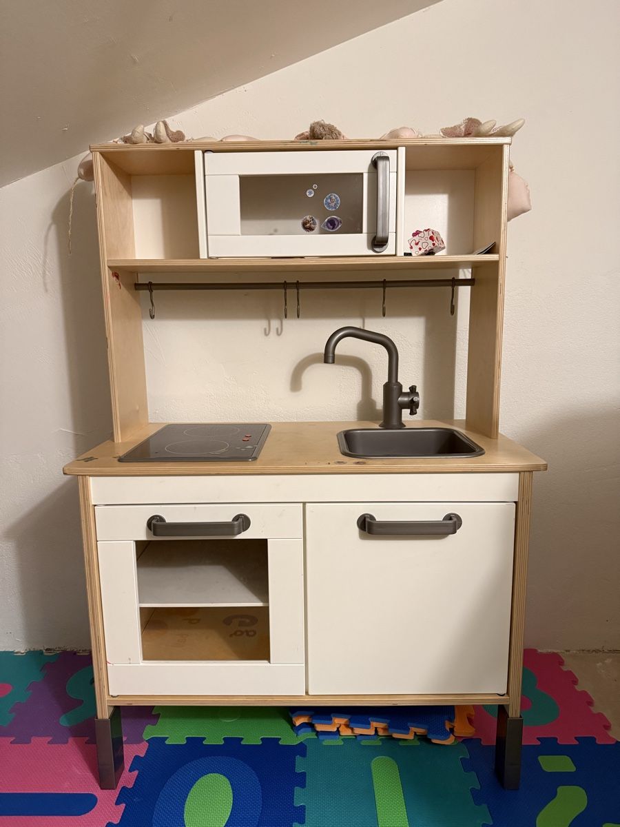 Ikea Spielzeuge: Ikea Küche – Gebraucht aus Zürich von bin_kyl9