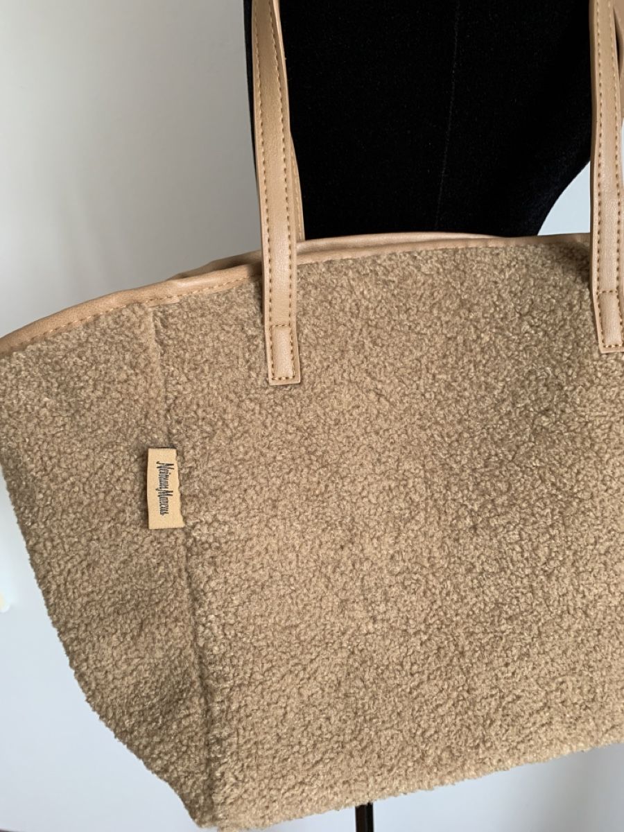 Borse da donna: Neiman Marcus: Neu/unbenutzt- hellbrauner Shopper mit Beutel – Nuovo (secondo la descrizione) da Luzern venduto da paulablue 1