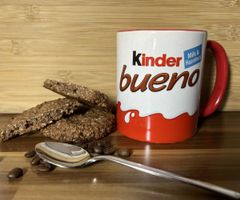 Kinder Bueno Tasse - Perfekt für den Winter!