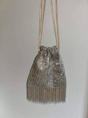 Handtasche Zara mit Perlen und Fransen, ungetragen