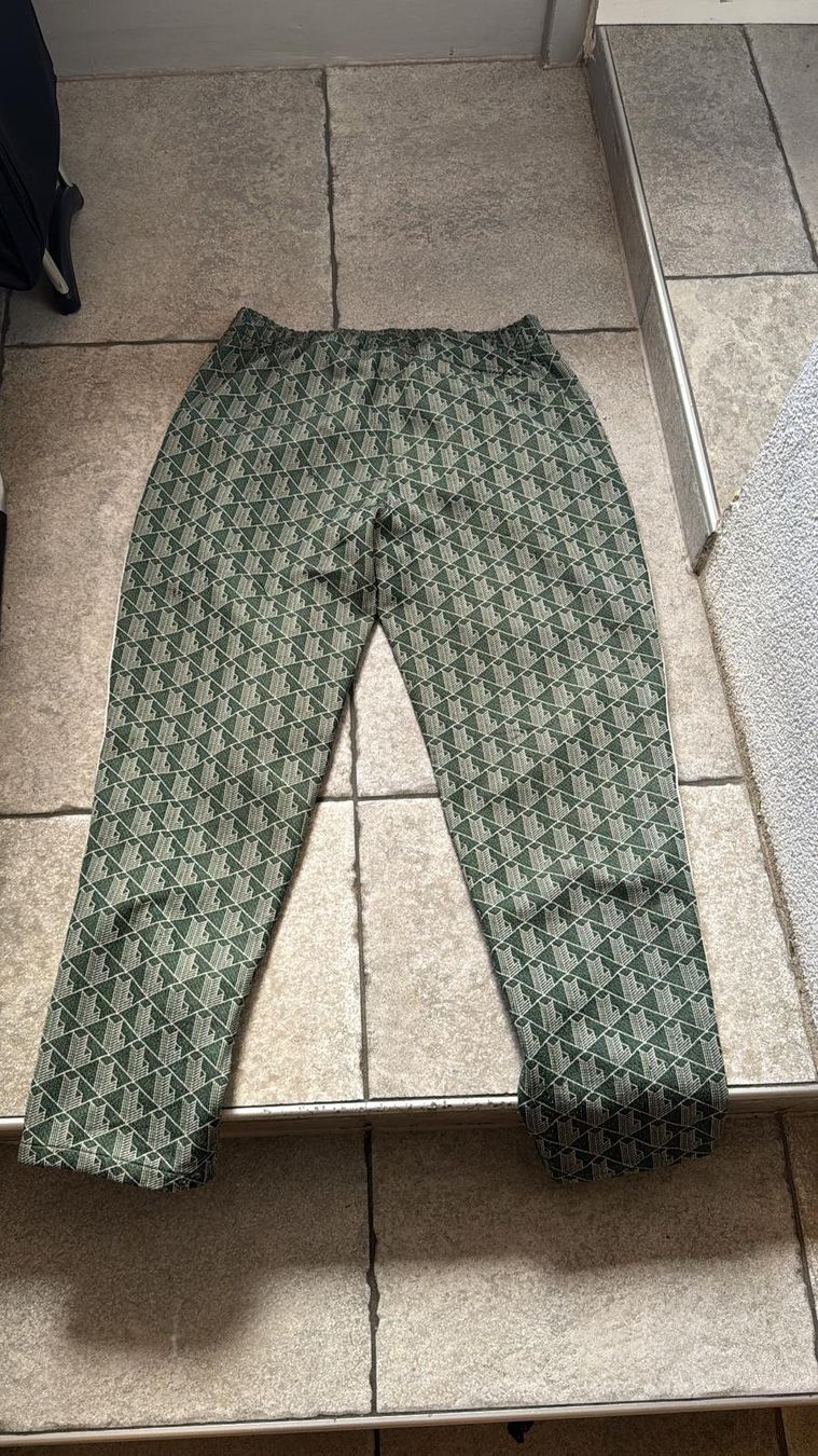 Lacoste Hosen: Pantalon Lacoste - M – Gebraucht aus Fribourg von jimiJ13 1