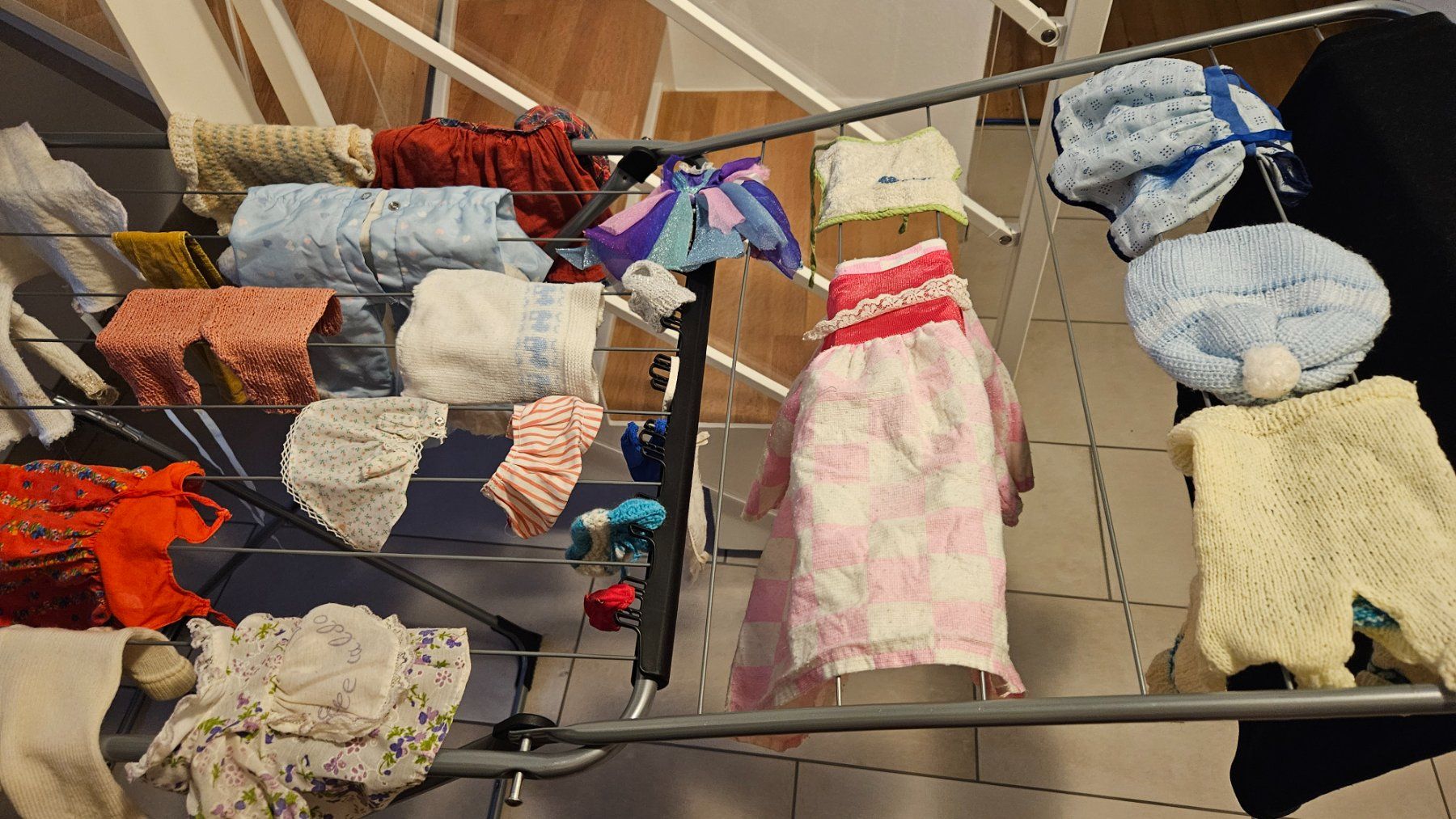 Lotti di vestiti: Lotto di vestiti per bambole e bambolotti – Usato da Melano venduto da H-Sara 1