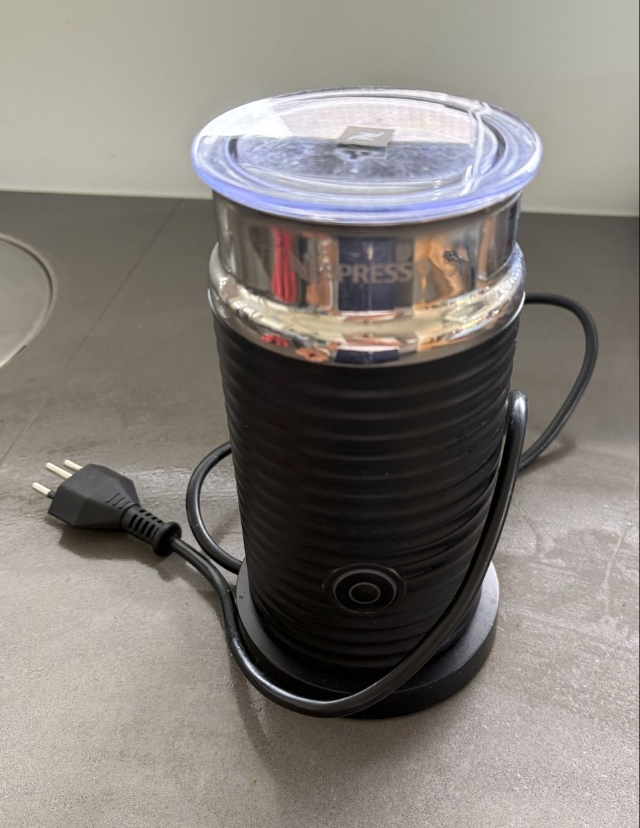 Appareils de cuisine:  Nespresso Milchschäumer – D'occasion à Hedingen par simone8908