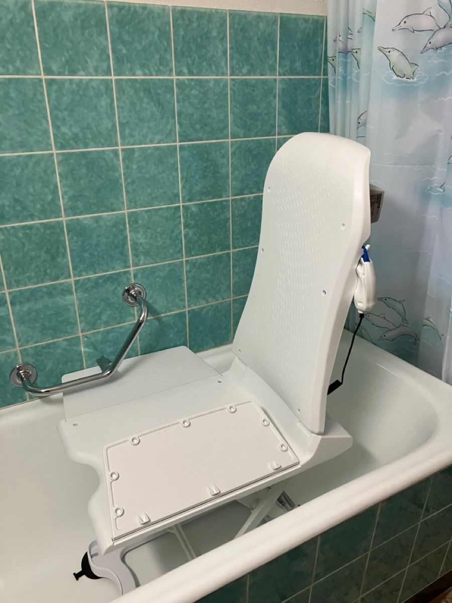 Attrezzature mediche: Badewannenlift AQUATEC KOGIA – Nuovo (secondo la descrizione) da Stäfa venduto da MirjamW.