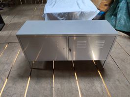 Sideboard aus Metall