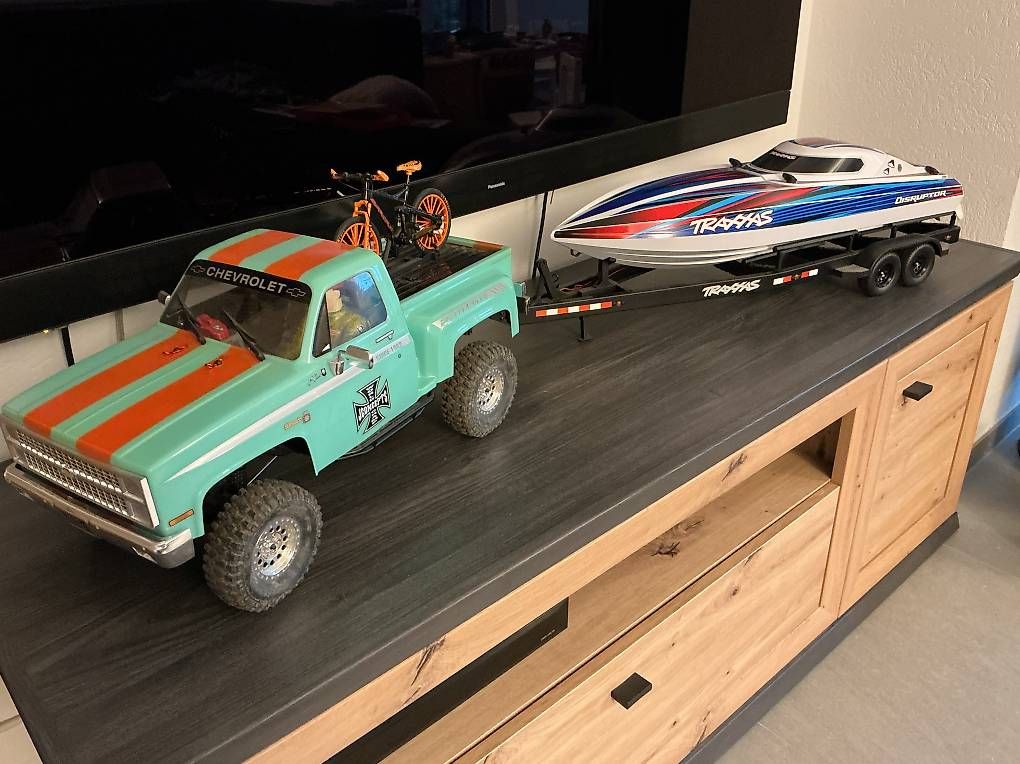 Axial Modellismo RC: Axial Scx III mit Trailer und Boot – Usato da Rohrbachgraben venduto da sxm_l8y7 1