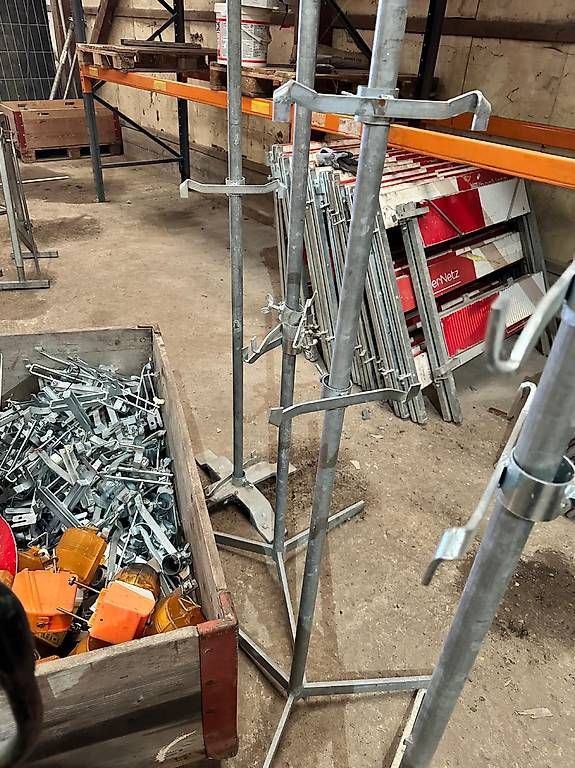 Supporti a parete: Verkehrstafel-Halterung – Usato da schafisheim venduto da soni13