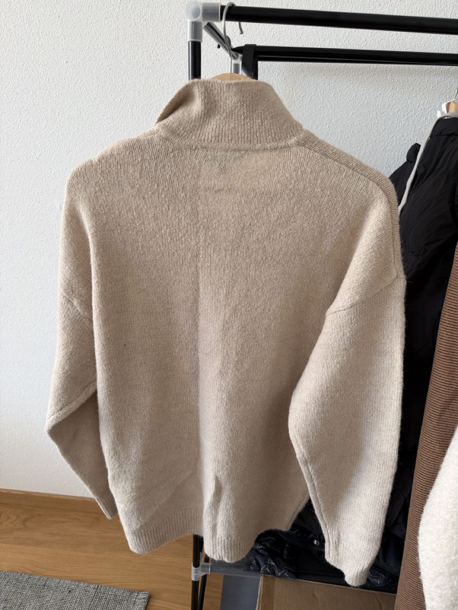 Pullover & Sweatshirts: Strickpullover beige mit Knopfleiste neuwertiger Zustand – Gebraucht aus Widnau von ale_c8w6 1