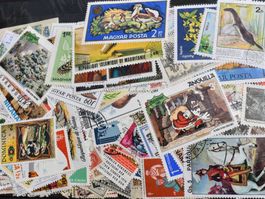 500 Ausländische Briefmarken. .  B1106D