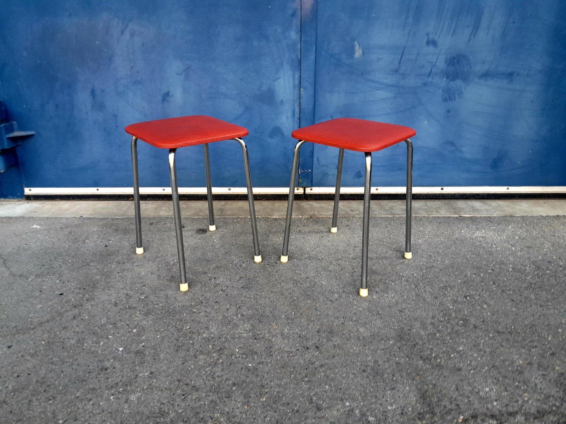 Hocker: 2 Vintage Küchenschemmel / Hocker / Stühle / Stuhl – Gebraucht aus Männedorf von Bel-view