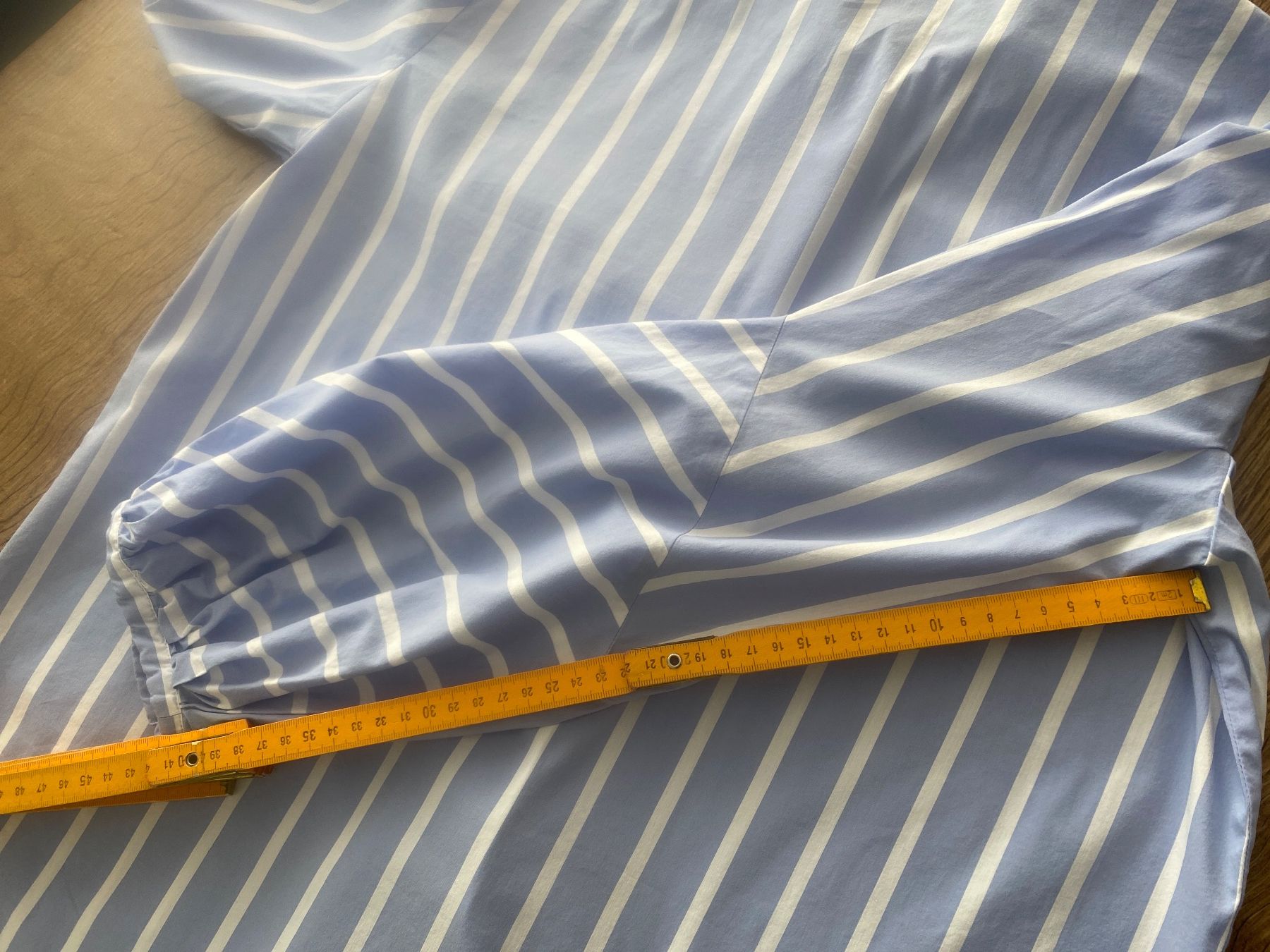 Blusen: BETY MITSCH BLUSE/HEMD GR.40/M gestreift hellblau/weiss – Gebraucht aus Frauenfeld von Boldi46 9