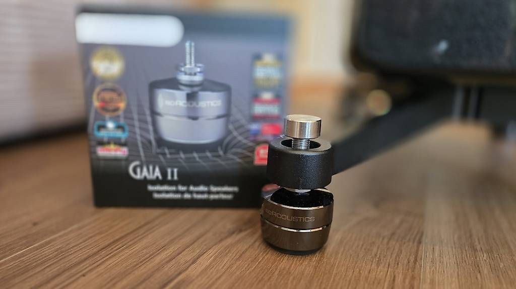 Supporti a parete: Pieds d'isolation IsoAcoustics Gaia 2 – Usato da Ecublens VD venduto da mat_b9v9 1