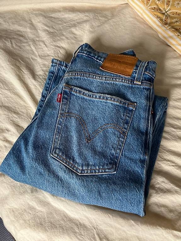 Jeans: Levis Ribcage Straight W27 L32 – Usato da Bern venduto da ani_k8vn