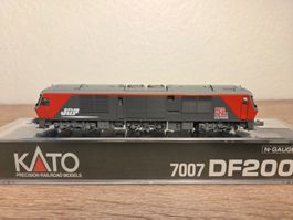 Kato N 7007 Diesellok DF200 Red Bear J.R.F