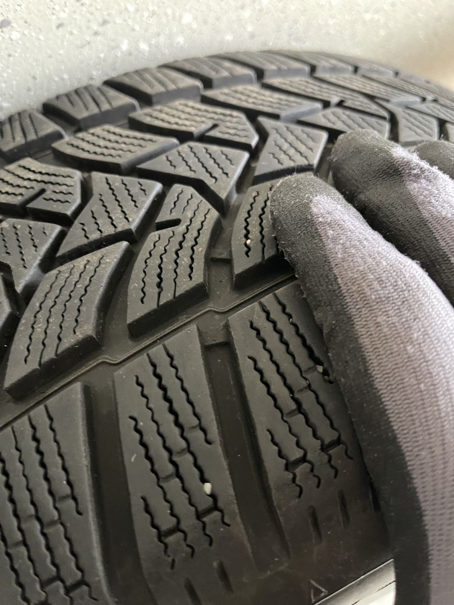 Alle Autoersatzteile: Winterpneus/Winterreifen 235 / 50R18 101V Dunlop – Gebraucht aus Zweisimmen von G-Star06 8