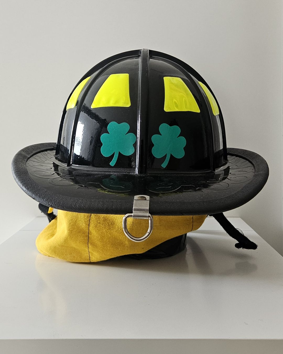 Feuerwehr: Originaler Cairns 1010, US Feuerwehrhelm – Gebraucht aus Glarus von Cremo99 2
