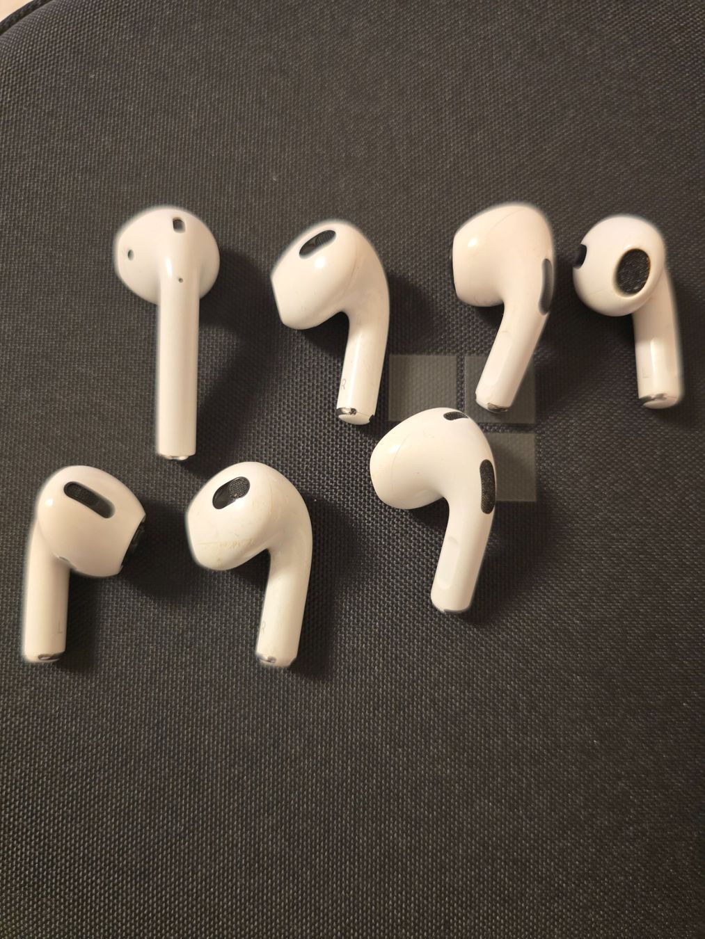 Apple Casques audio: Apple AirPods Pro 6 Stück – Défectueux à Basel par Esmen