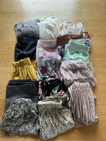 Kleiderpaket (Jupes) 15 Stk Grössen 34-36