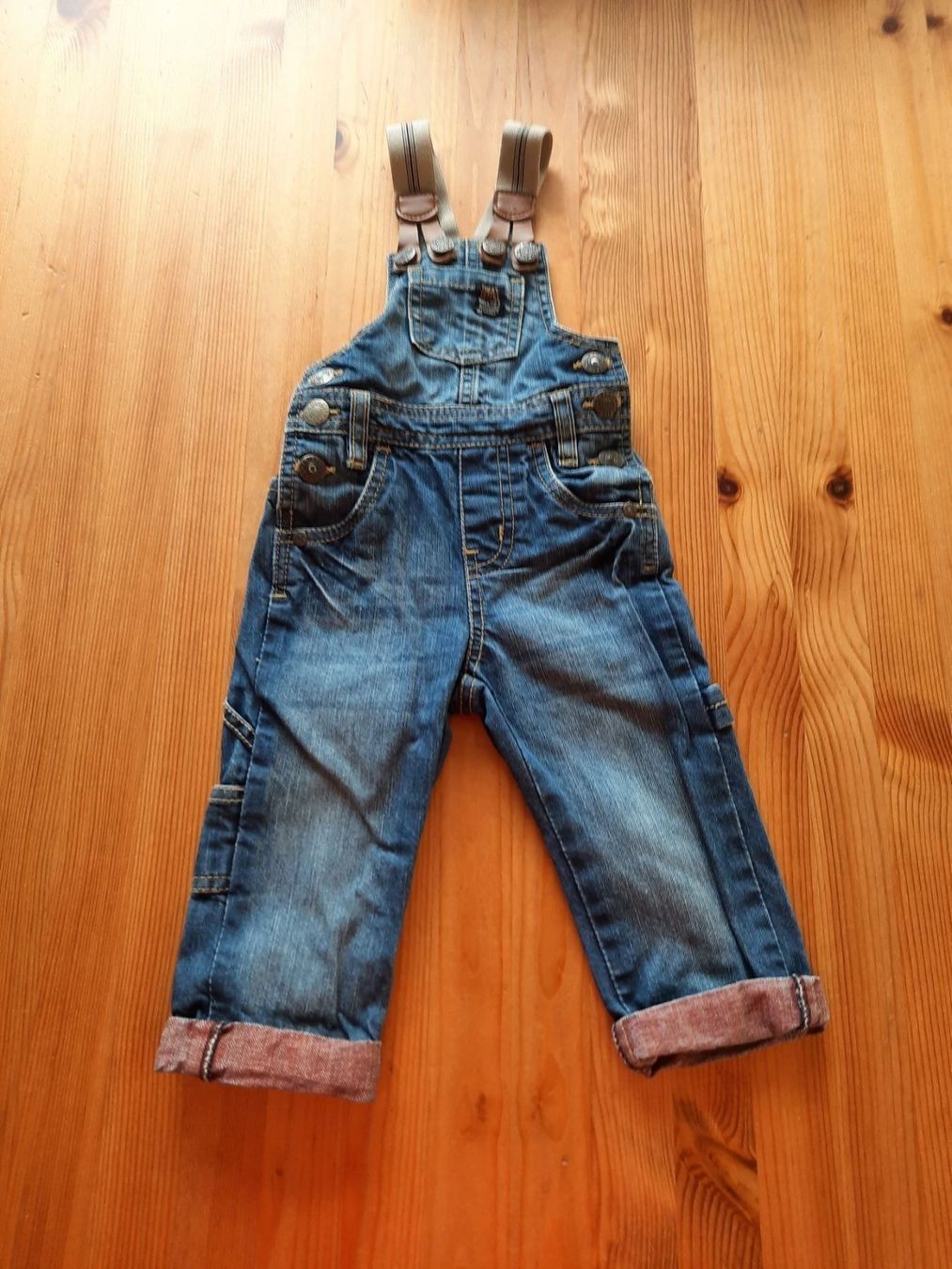 Lotti & Set di vestiti: Kleiderpäckli mit Markenkleider 74/80 – Usato da Aesch BL venduto da ChezToKa 1