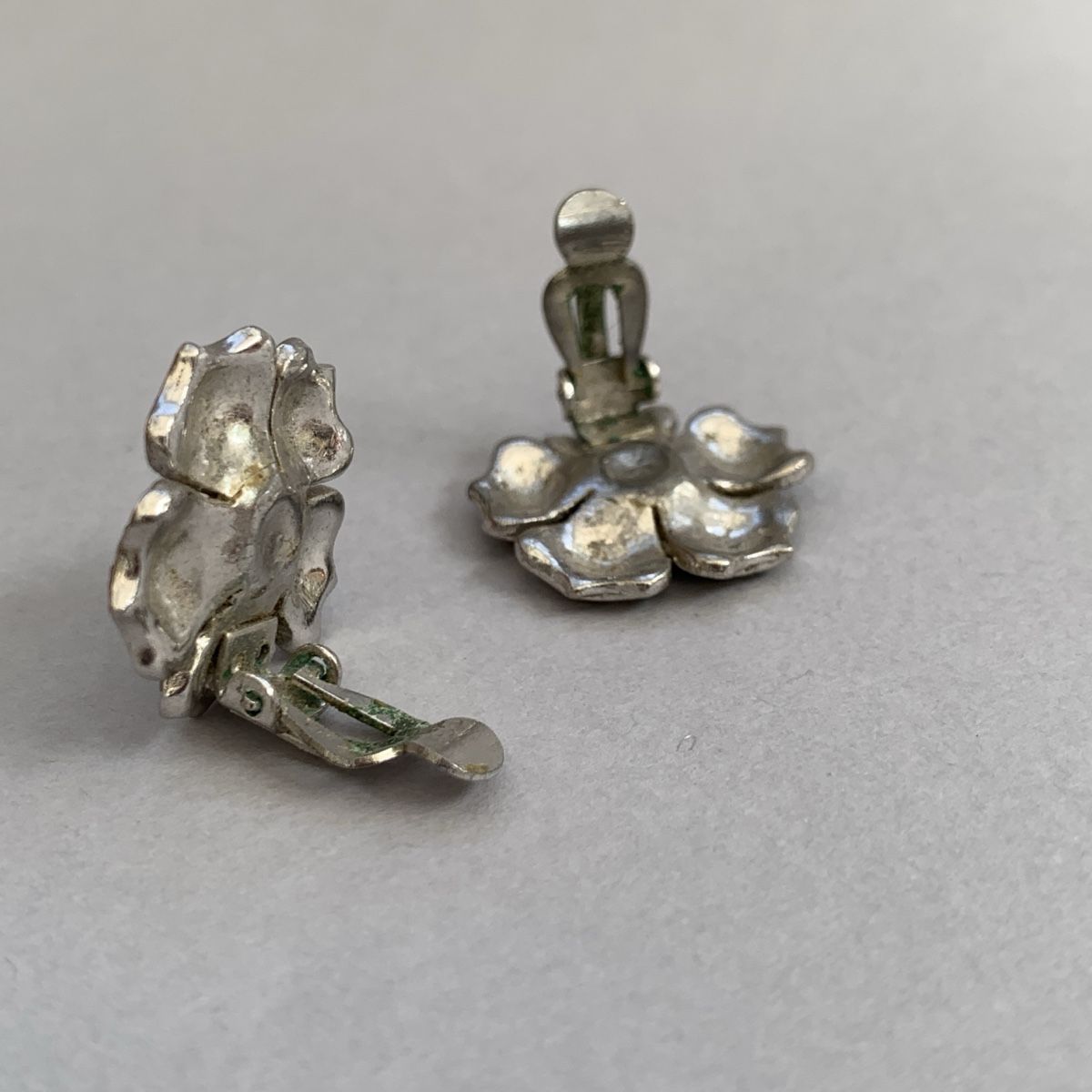 Orecchini pendenti & Orecchini a lobo: Vintage Flower Marcasite Silver Earrings – Usato da Genève venduto da Kookiek 3