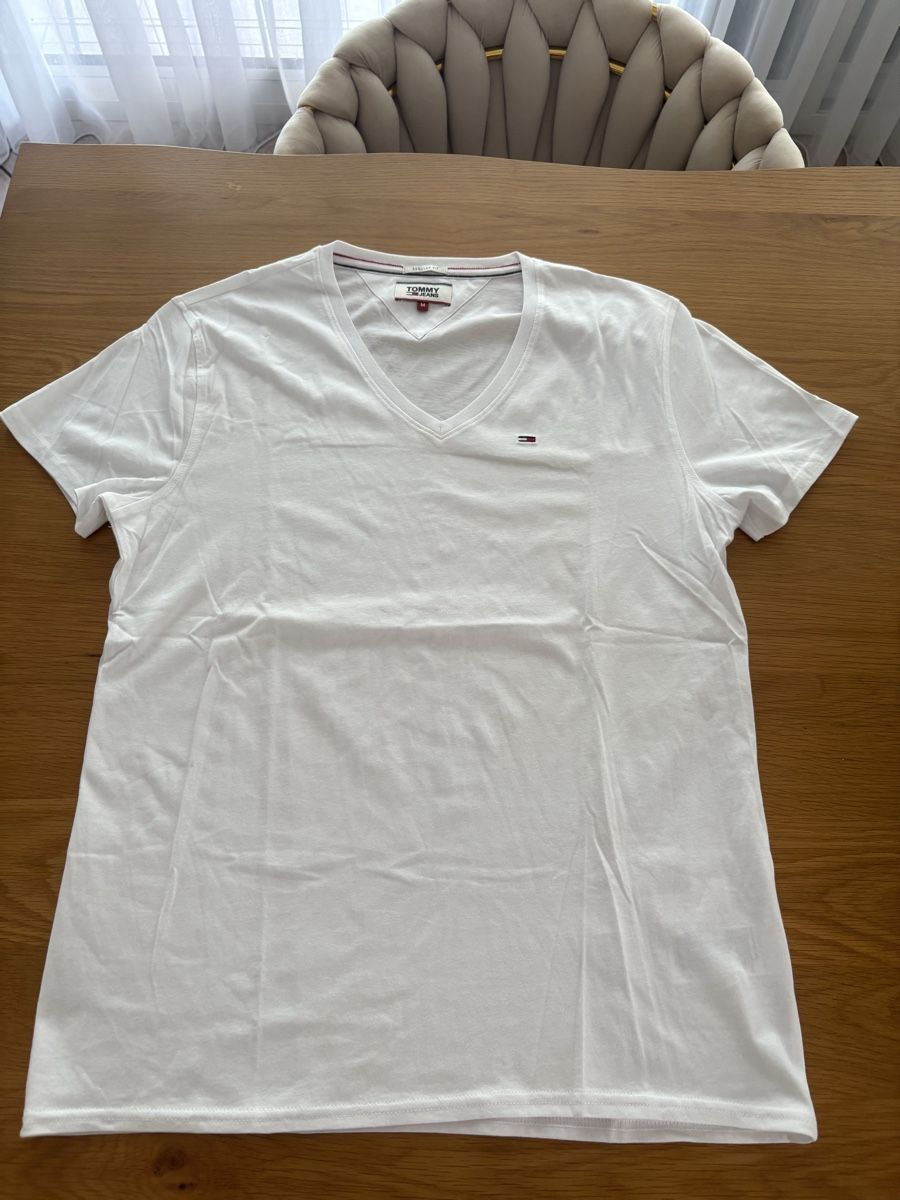Tommy Hilfiger T-shirt: Tommy Jeans t-shirt white size M  – Usato da S. Antonino venduto da LIKA91 1