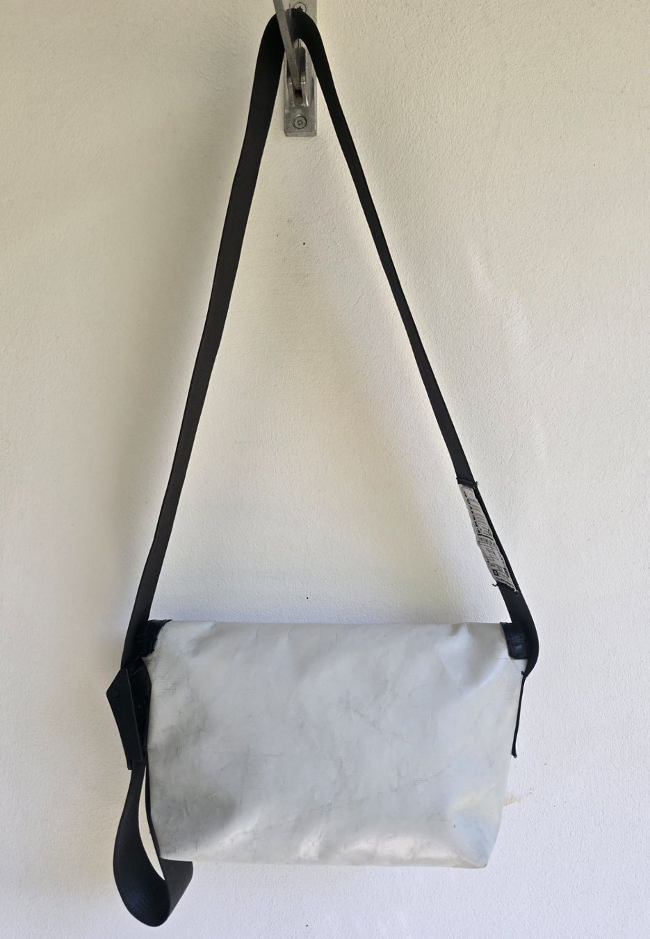 Freitag Sacs: Freitag Tasche F41 HAWAII FIVE-0 Hellgrau – D'occasion à Bern par Lepidoptera11 6