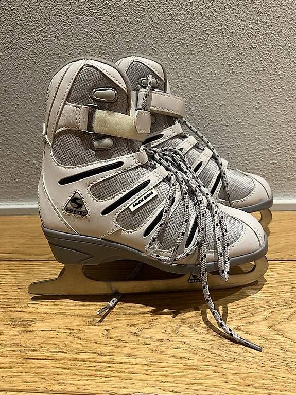 Pattini da ghiaccio: Ice skaters size 9 – Usato da Gentilino venduto da sar_6wzk