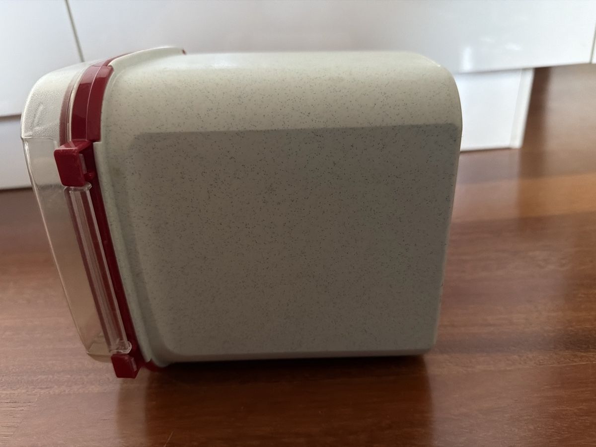 Tupperware Behälter & Ähnliches: Vorratsdose Behälter hellgrau mit rotem Deckel gut erhalten – Gebraucht aus Bülach von Jackybabue 3