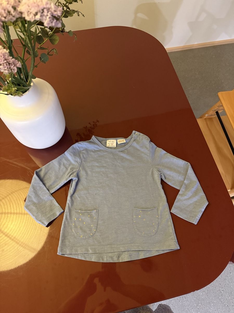 Zara Maglioni & Felpe: Zara Baby Longsleeve, Grösse 86, hellblau – Usato da Langenthal venduto da vik_v5ml