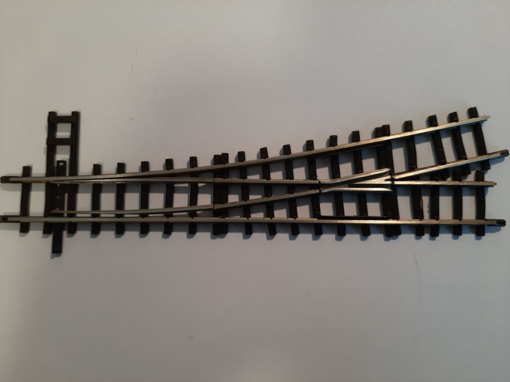 Bemo Modelleisenbahnen: Bemo H0m 4207 000 elektrische Weiche links 12° – Gebraucht aus Thun von Schwarzsee48 1