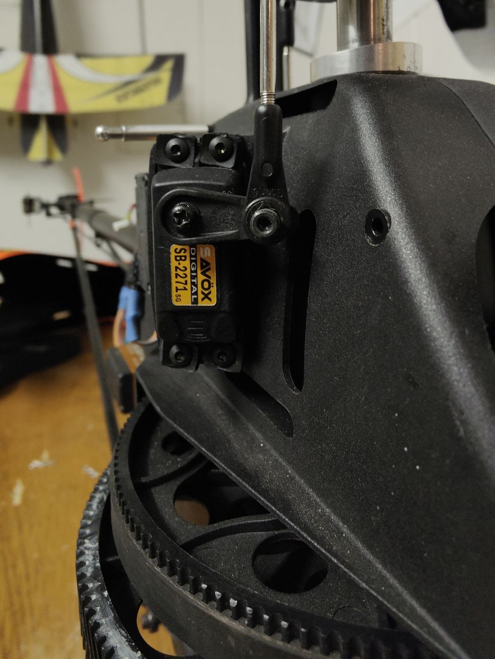 RC Modellbau: Mikado Logo 700 – Gebraucht aus Villarlod von  5
