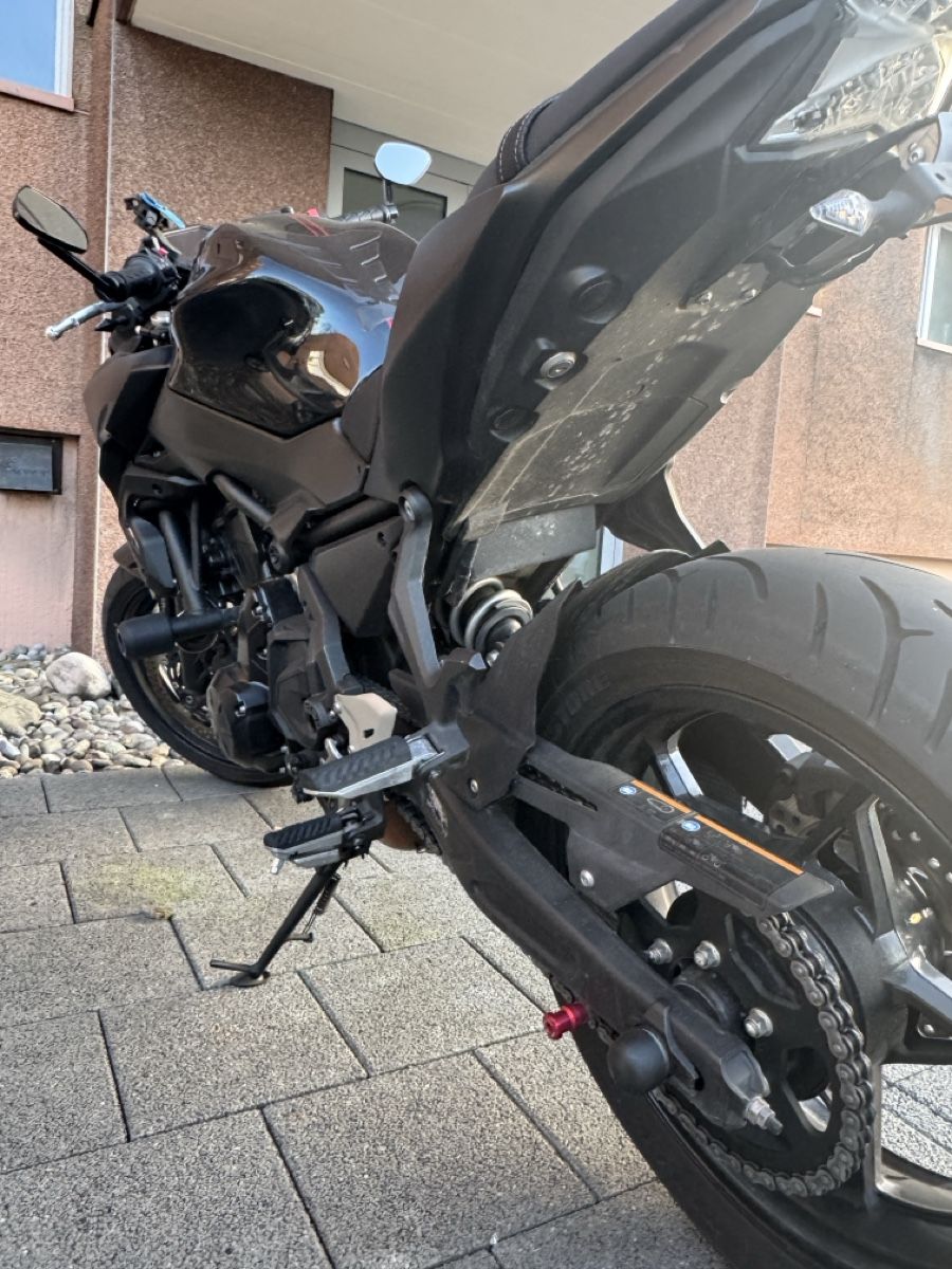 Kawasaki Strada: Kawasaki Z650 schwarz – Usato da Dübendorf venduto da Ass0DiPicche 3