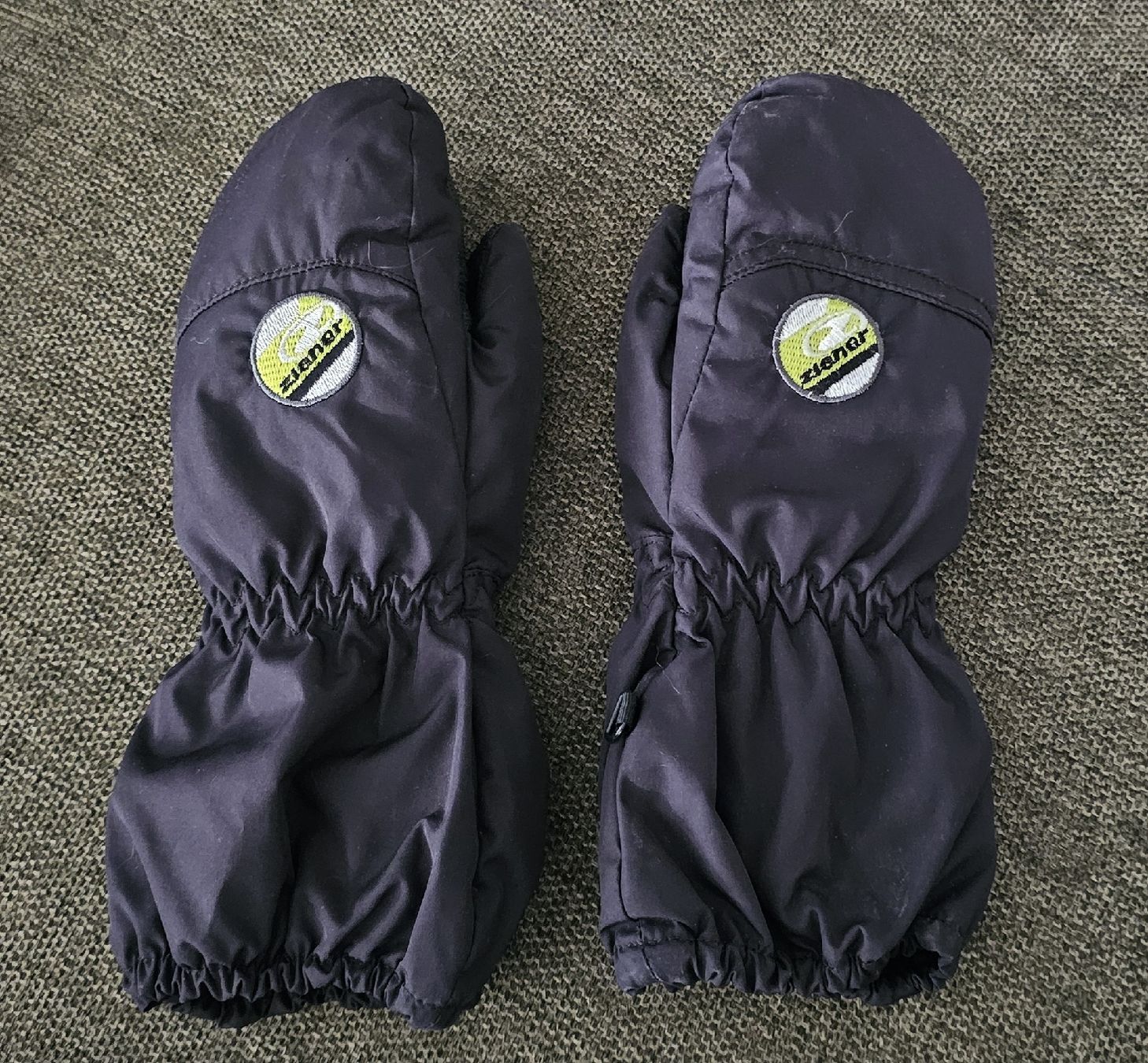 Ziener Gants: Ziener Fausthandschuhe Gr. 3.5 – D'occasion à Lengnau AG par Scheslain01