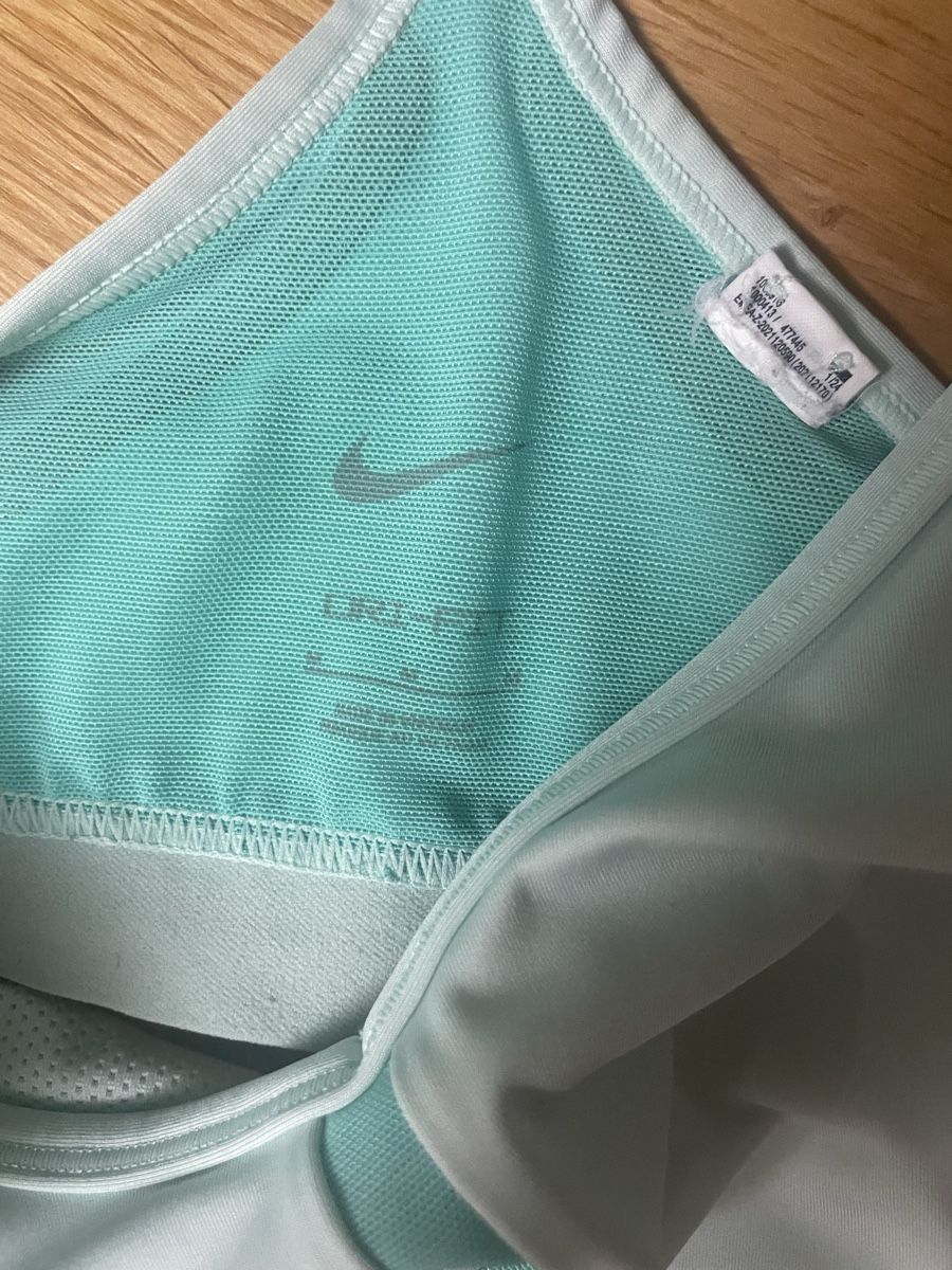 Nike Sonstige Unterwäsche: Sport BH türkis M Nike – Gebraucht aus Walenstadt von ste_mp6f 2