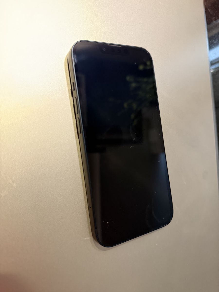 Apple Telefoni cellulari / Smartphones: iPhone 13 - Midnight - 128GB – Usato da Zürich venduto da AH8001 2