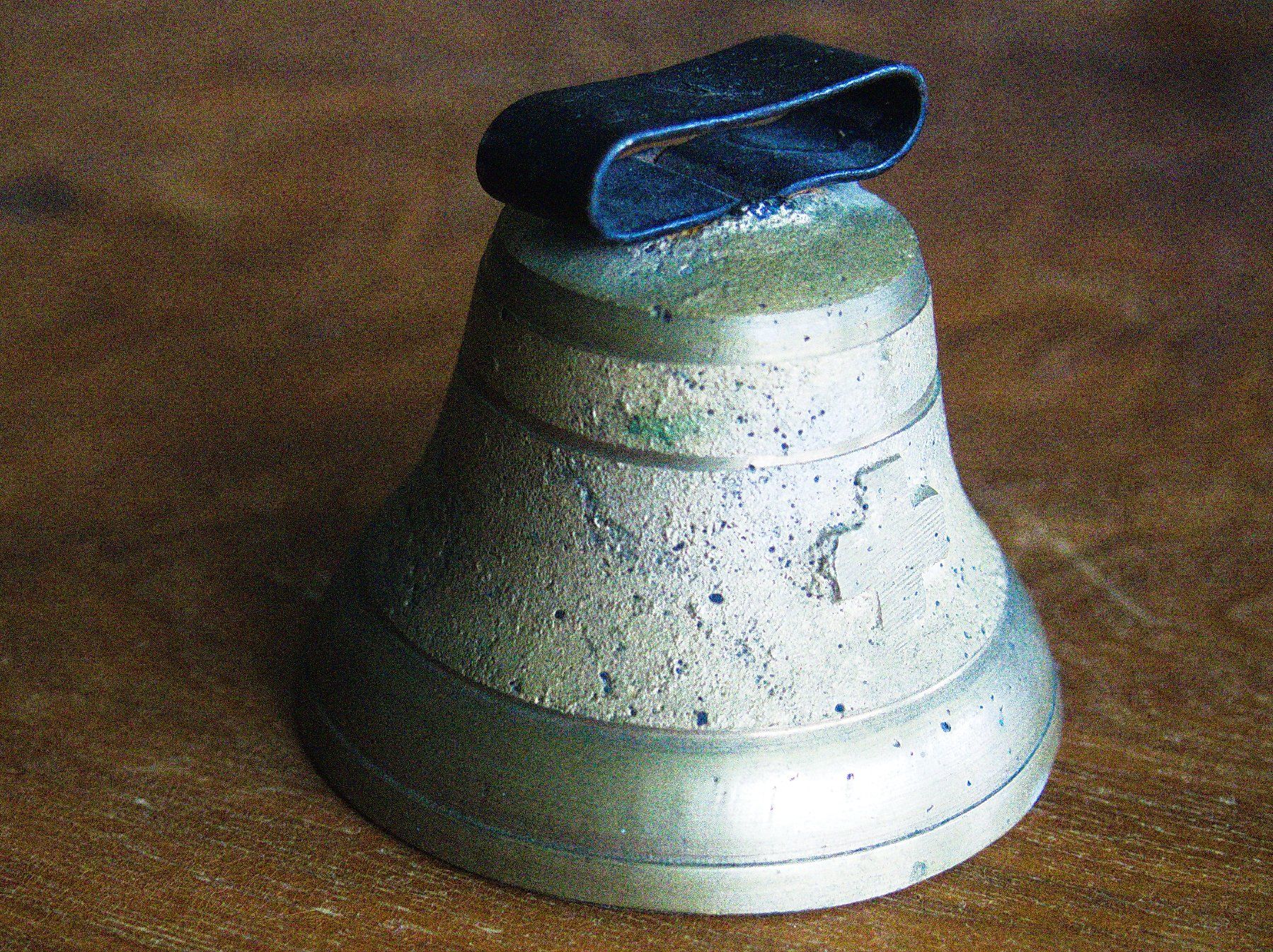 Cloches & sonnailles: 2 Glöcklein – D'occasion à Zollikerberg par rip_2l8g 2