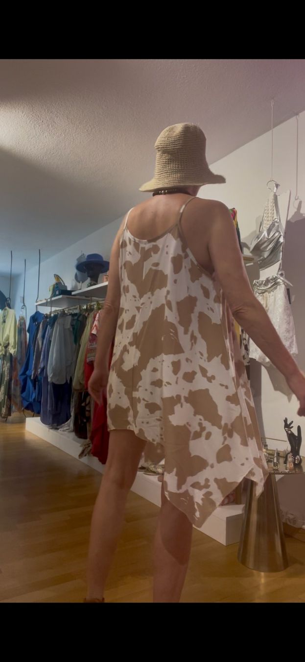Vestiti: Leichtes Sommer-Hängerkleid in "Kuh-Optik" – Nuovo e nell'imballaggio originale da Zürich venduto da Naebeli 4